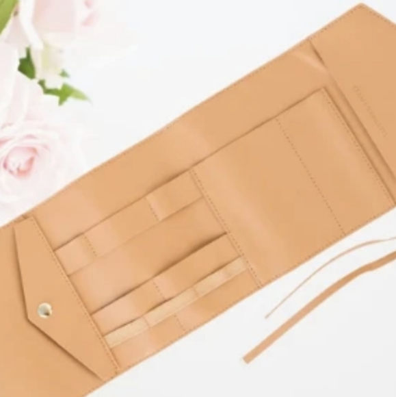 Glass Ladder electronic organizer from Alltrue Causebox - Picture 1 of 8